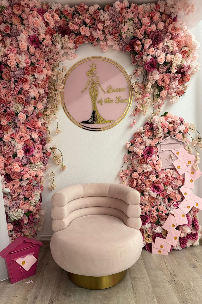 Salon Queen of the Sun