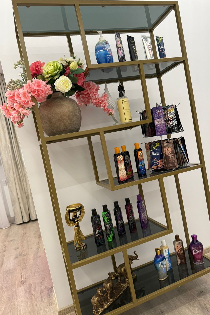 Salon Queen of the Sun