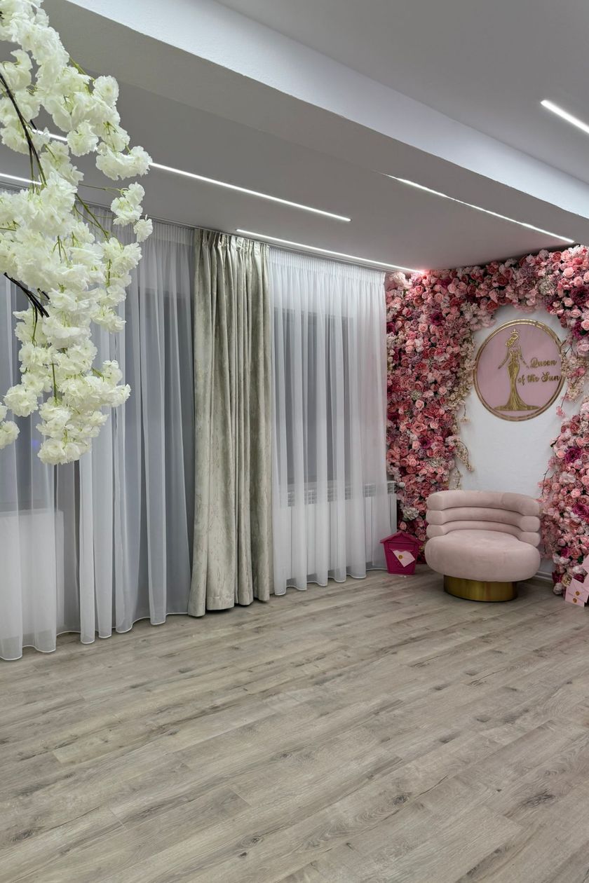 Salon Queen of the Sun