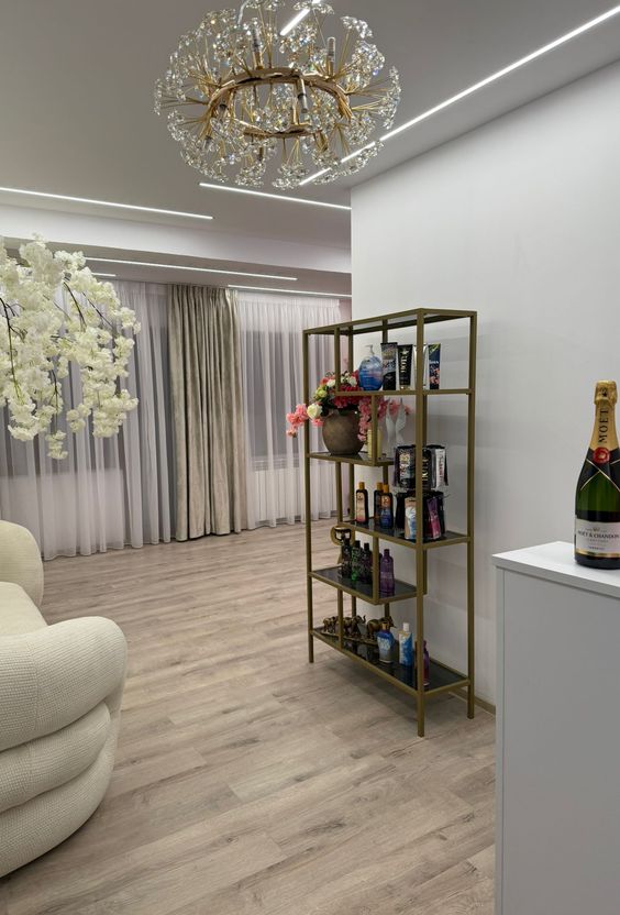 Salon Queen of the Sun Pitesti